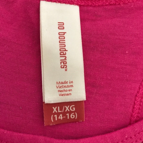 Bundle - sweater, capris and tank top - Picture 8 of 8